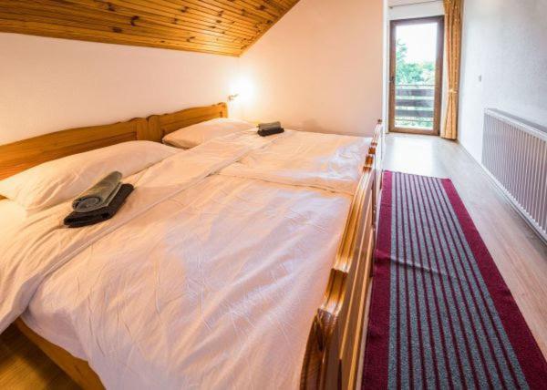 Guesthouse Mirko Hodak Seliste Dreznicko Eksteriør billede
