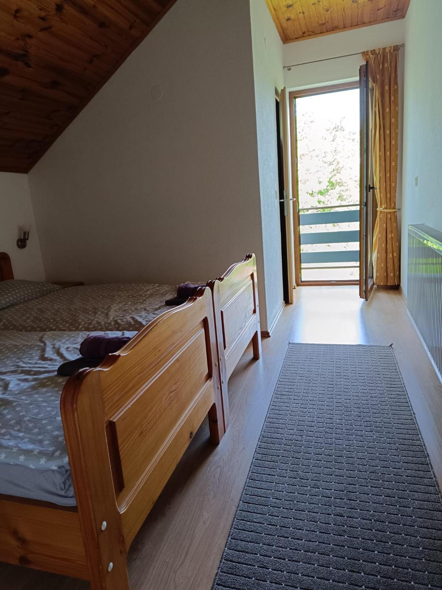 Guesthouse Mirko Hodak Seliste Dreznicko Eksteriør billede